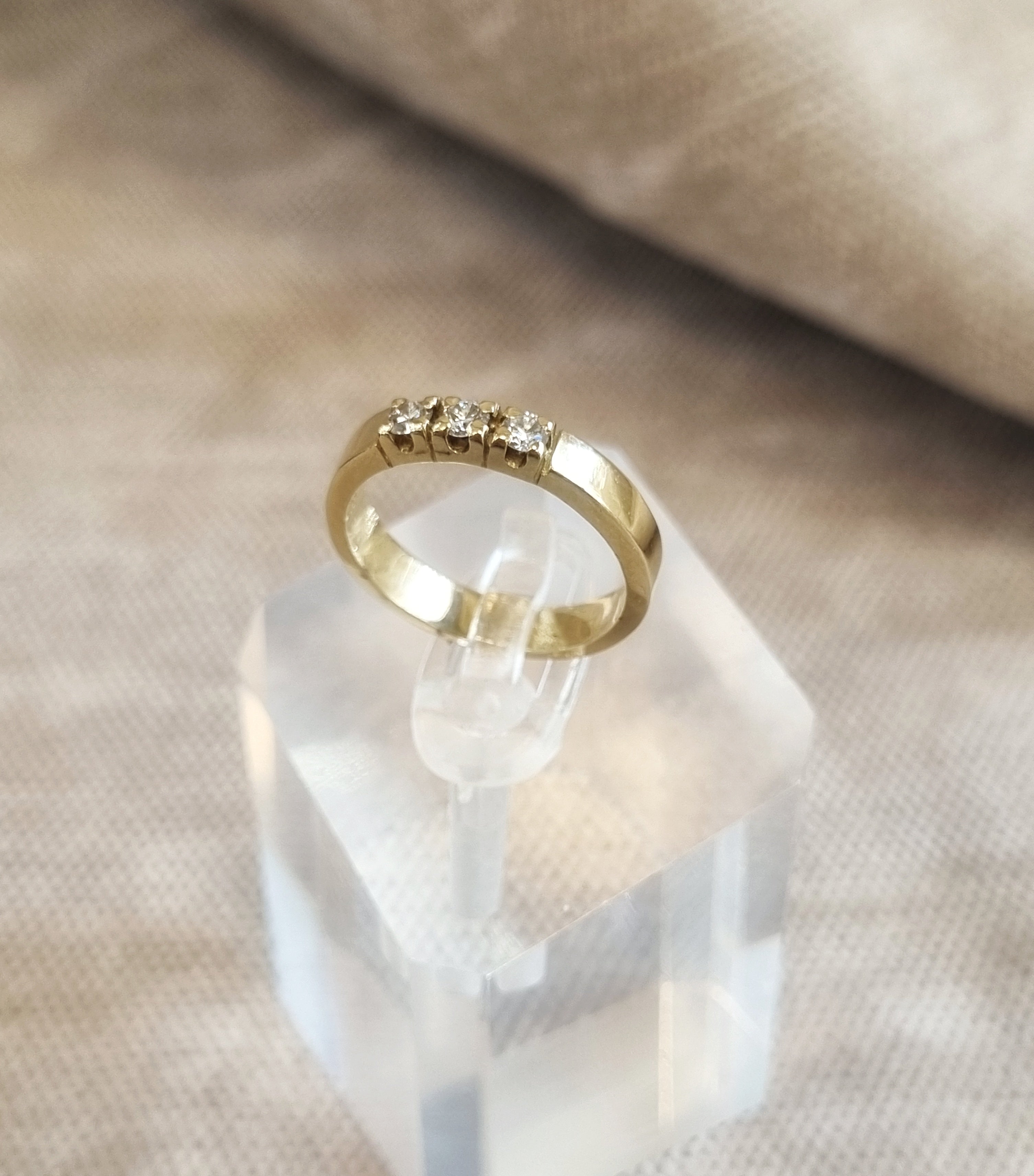 Preloved 14kt Guld Alliance Ring med 0,21ct