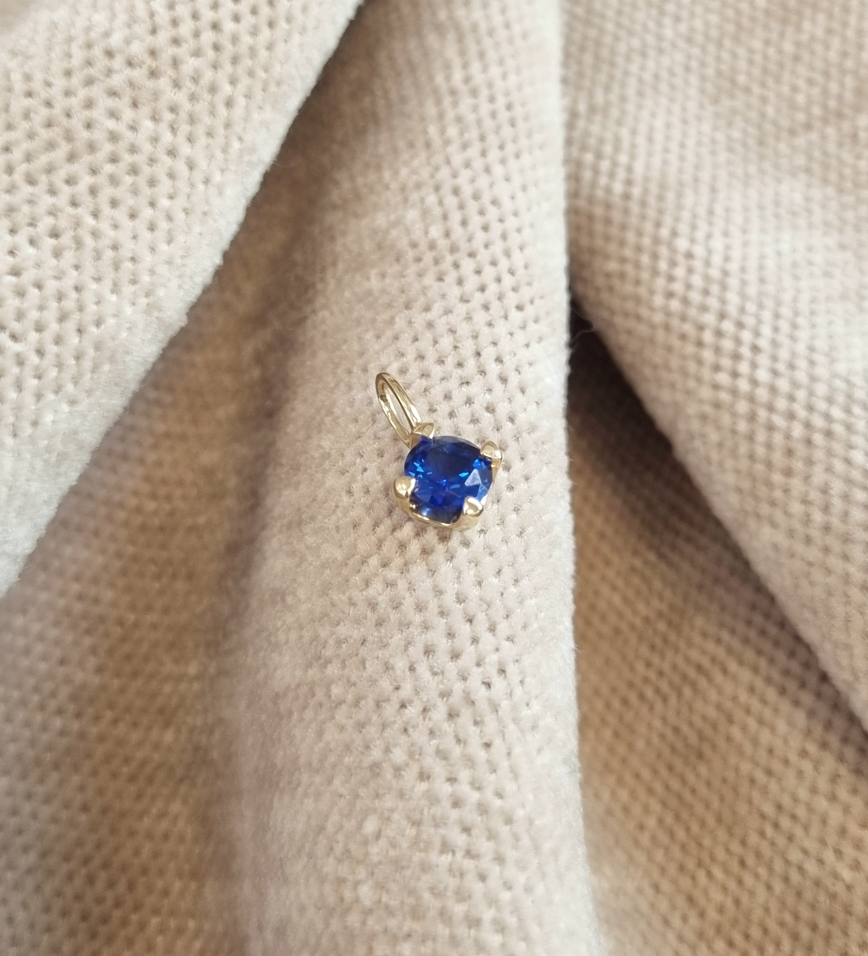 Bidstrup 14kt Solitaire Vedhæng med 5mm Blå Zirkonia