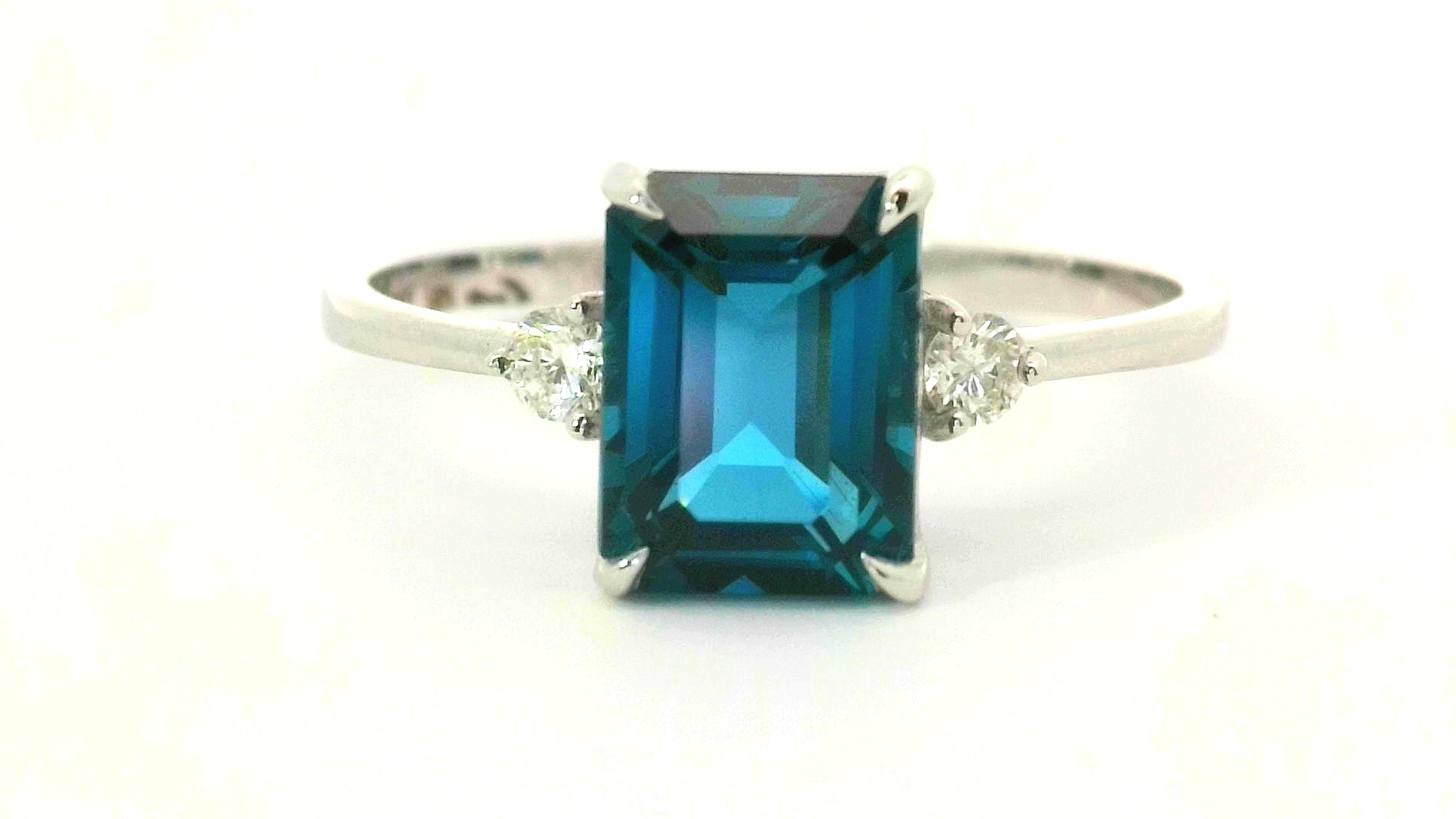 Bidstrup 14kt Hvidgulds Ring med London Blå Topas og 0,08ct Diamanter YY24492